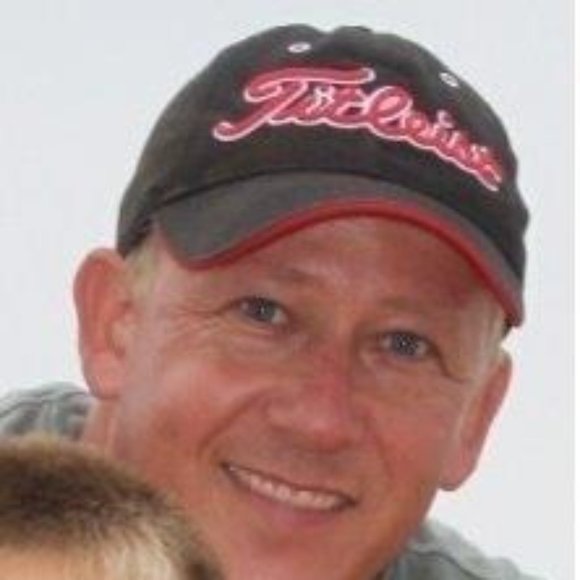 Hi, my name is Derek and I'm a online reseller - Picture 1 of 2